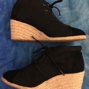 Used Toms black espadrille shoes. Size 11.